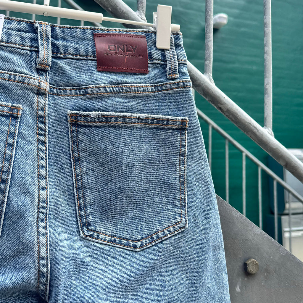 ONLY - SHORTS - EMILY HW 15171550 - LIGHT BLUE DENIM
