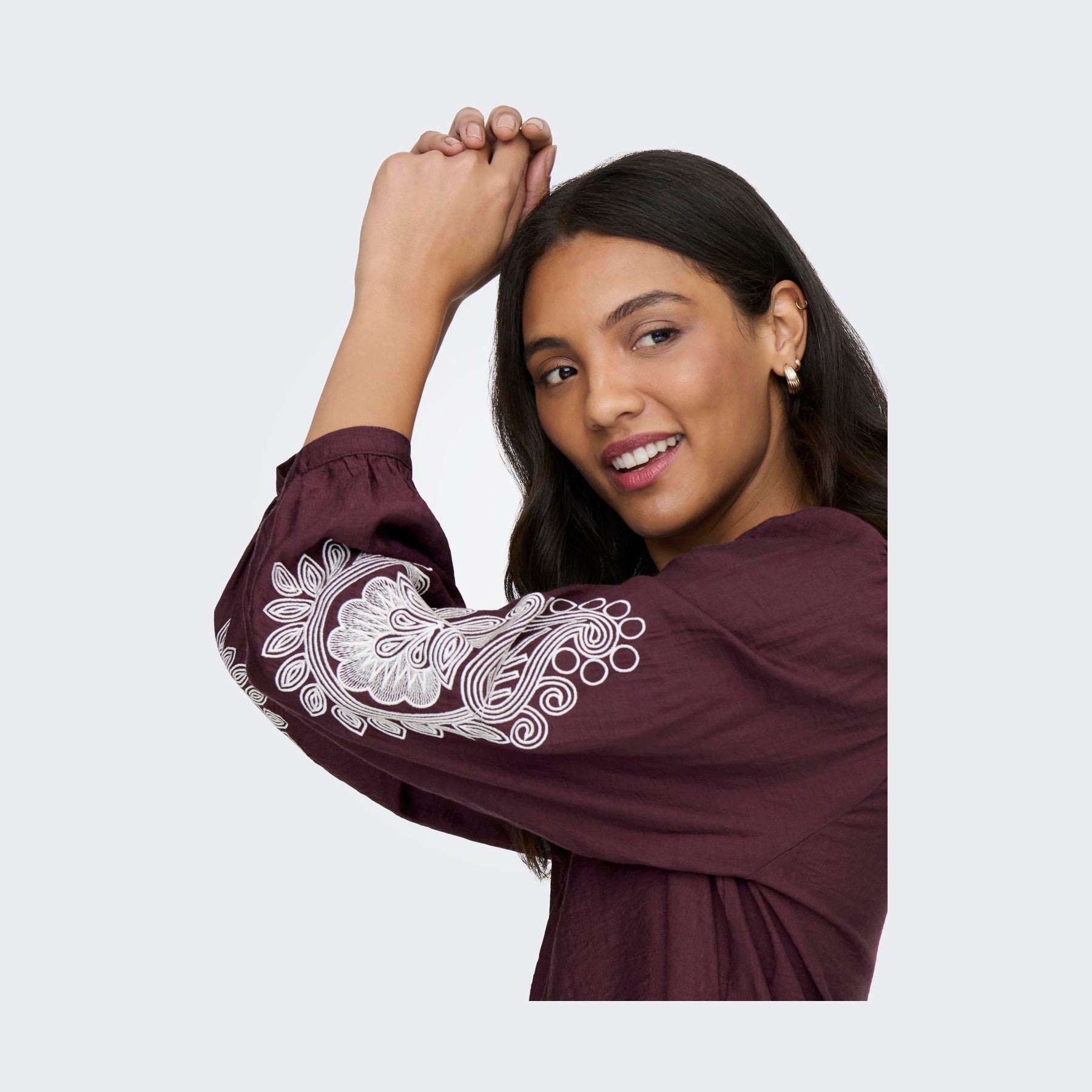 ONLY - BLUSE - KANA 15355285 - WINETASTING/SANDSHELL EMBROIDERY