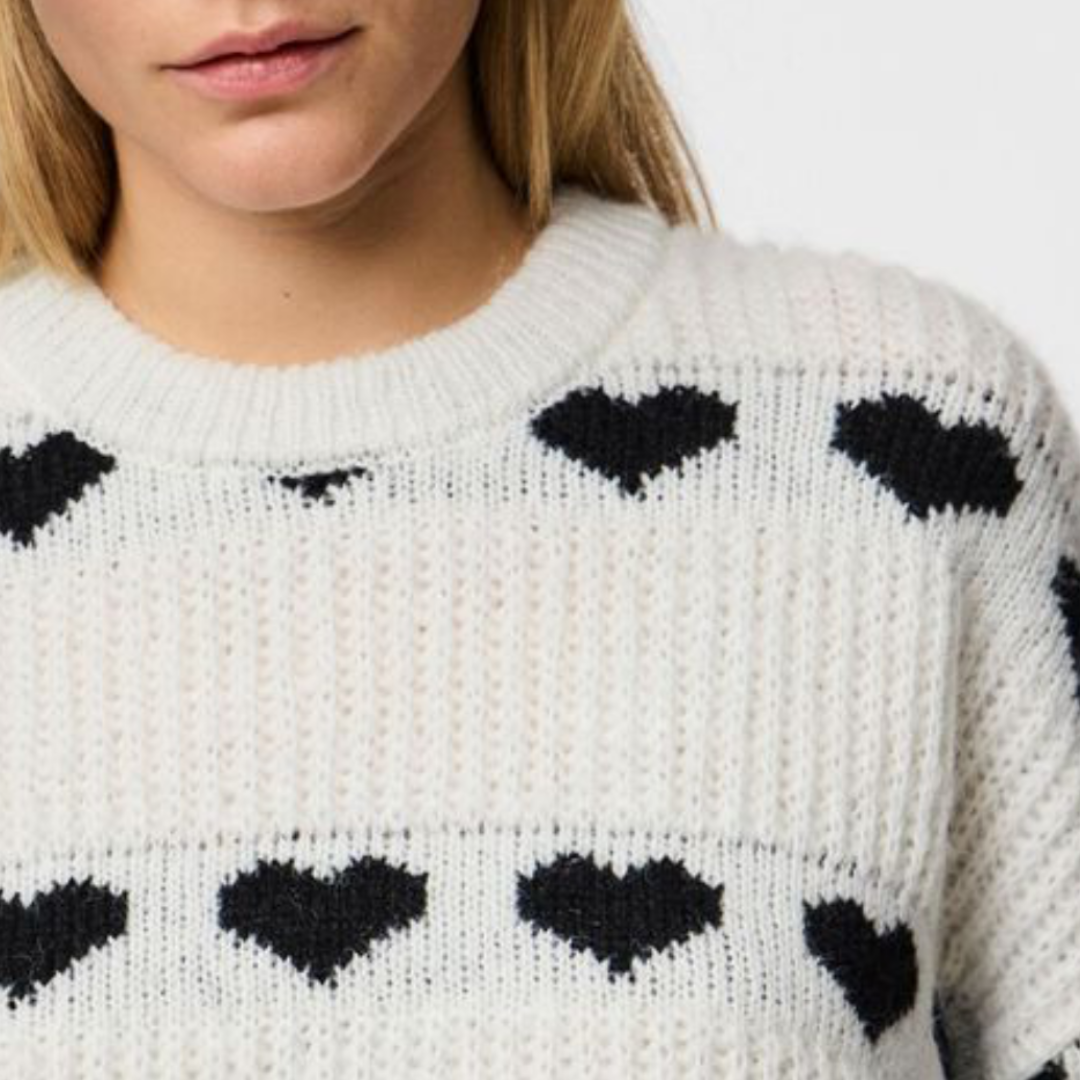 PIECES -STRIK - NOVE HEART - 17152014 - HVID/SORT HJERTER