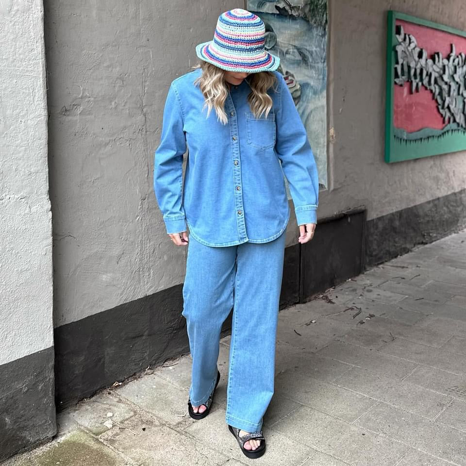 NÜMPH - DENIMSKJORTE - AMBER 705020 - LIGHT BLUE DENIM