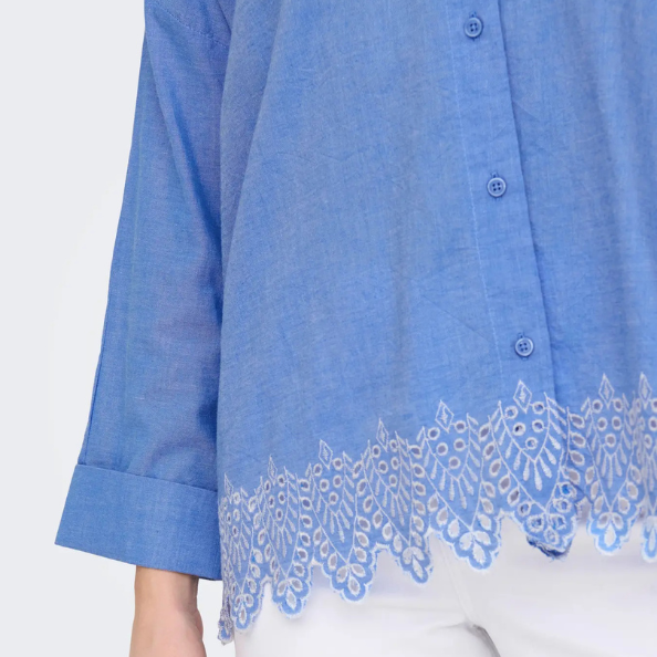 ONLY - SKJORTE - GRACES TULUM 15343165 - BLUE BONNET/BRIGHT WHITE EMB.