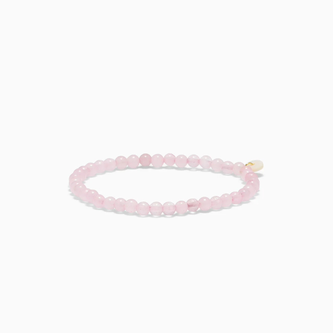 SOÏ - KRYSTAL ARMBÅND - ROSAKVARTS 4 MM.