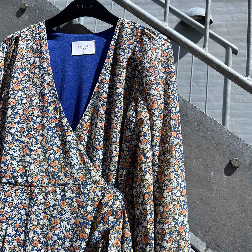SISTERS POINT - KJOLE - GRASS
