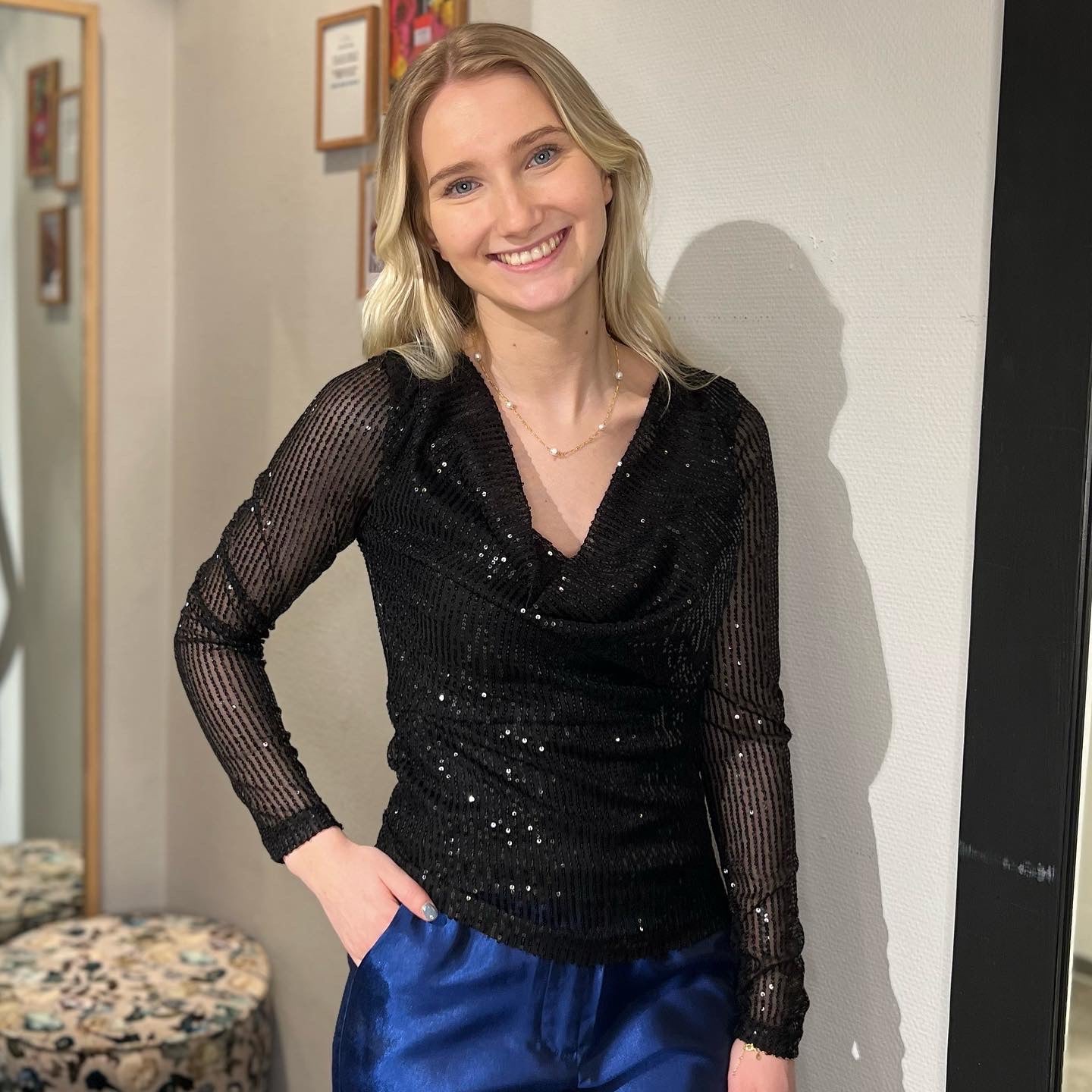 SISTERS POINT - BLUSE - VIOBA 15815 - SORT